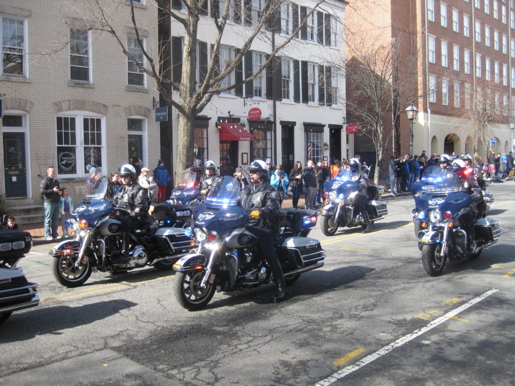 Washington_Parade_Alexandria_police_motorcycles